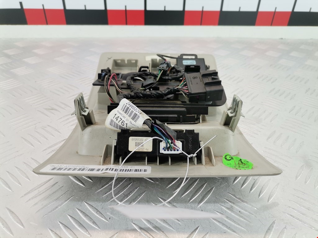 Плафон салонный (салона фонарь) CHEVROLET Tahoe III 2006-2014