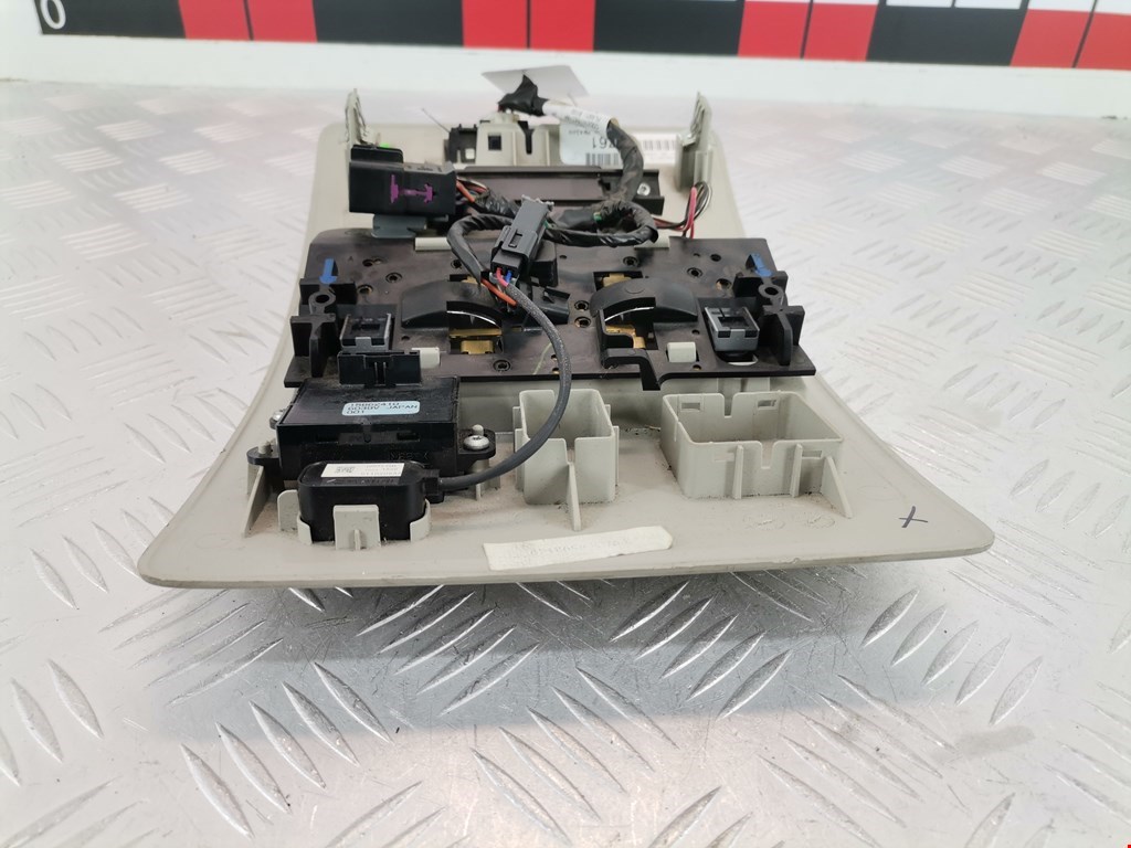 Плафон салонный (салона фонарь) CHEVROLET Tahoe III 2006-2014