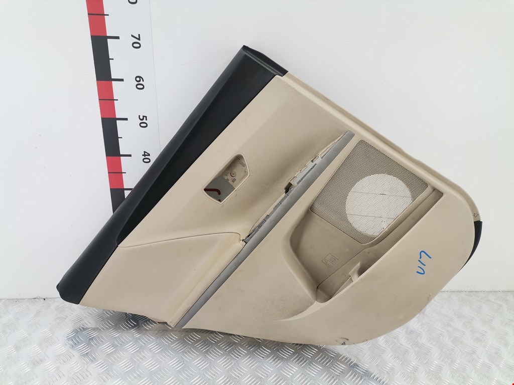 Обшивка двери задняя левая TOYOTA Venza 2009-2017