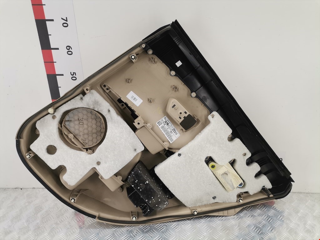 Обшивка двери задняя левая TOYOTA Venza 2009-2017