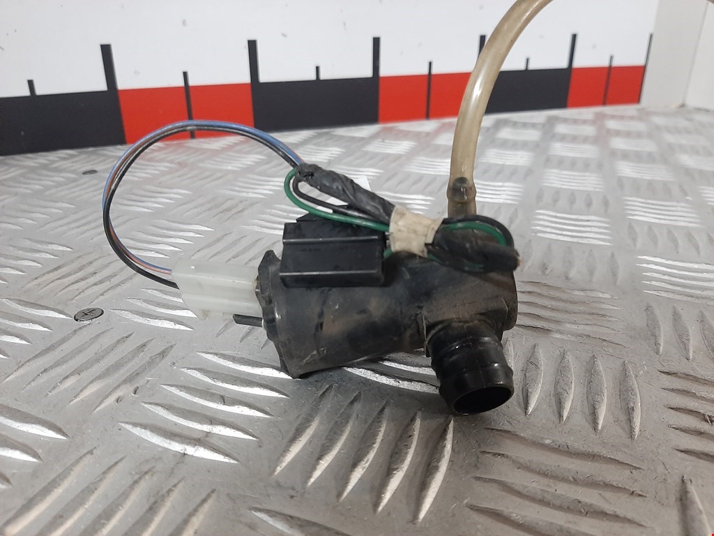 Насос (моторчик) омывателя Suzuki Liana (2001-2007)