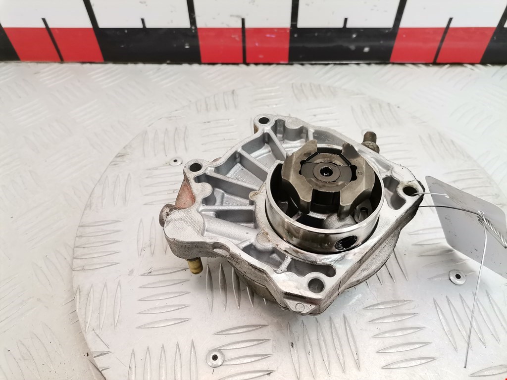 Насос вакуумный Opel Astra J (2009-2018)