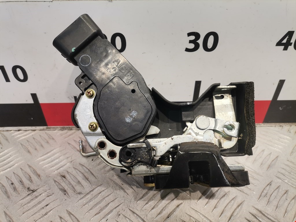 Замок двери задней правой LEXUS LX 470 1998-2007