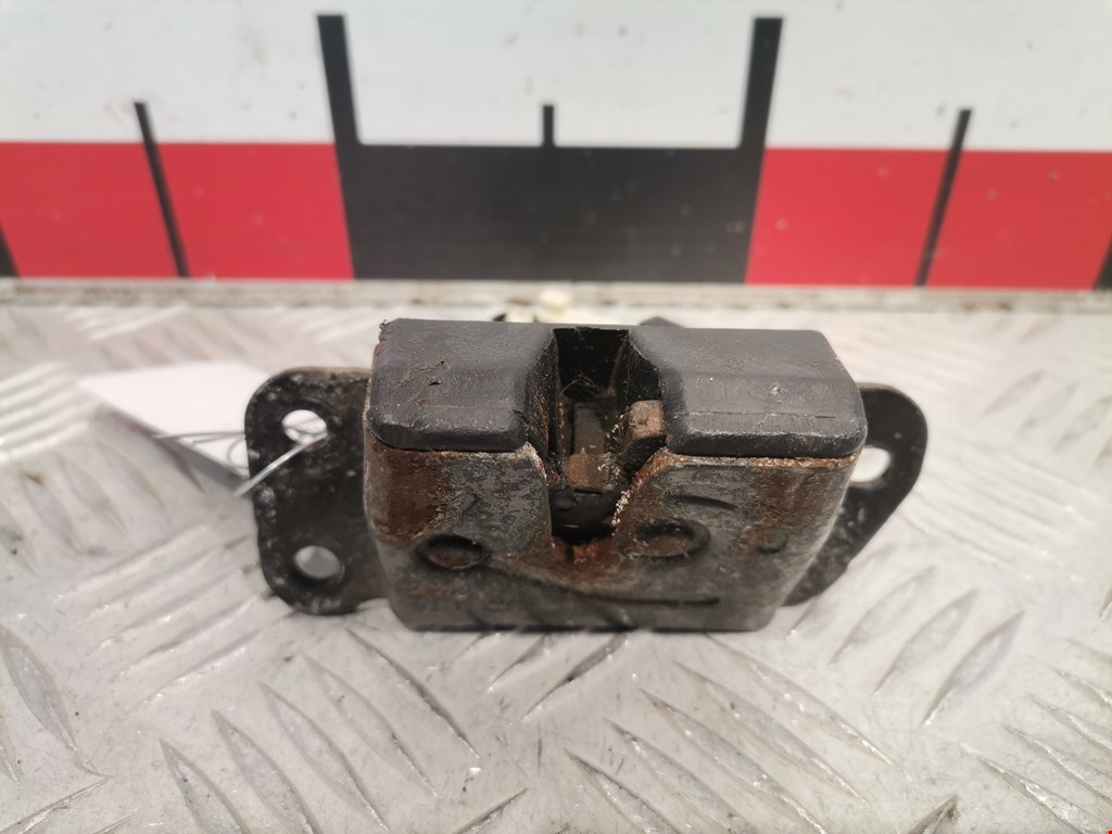 Замок багажника (крышки двери) HYUNDAI Tucson l 2004-2010