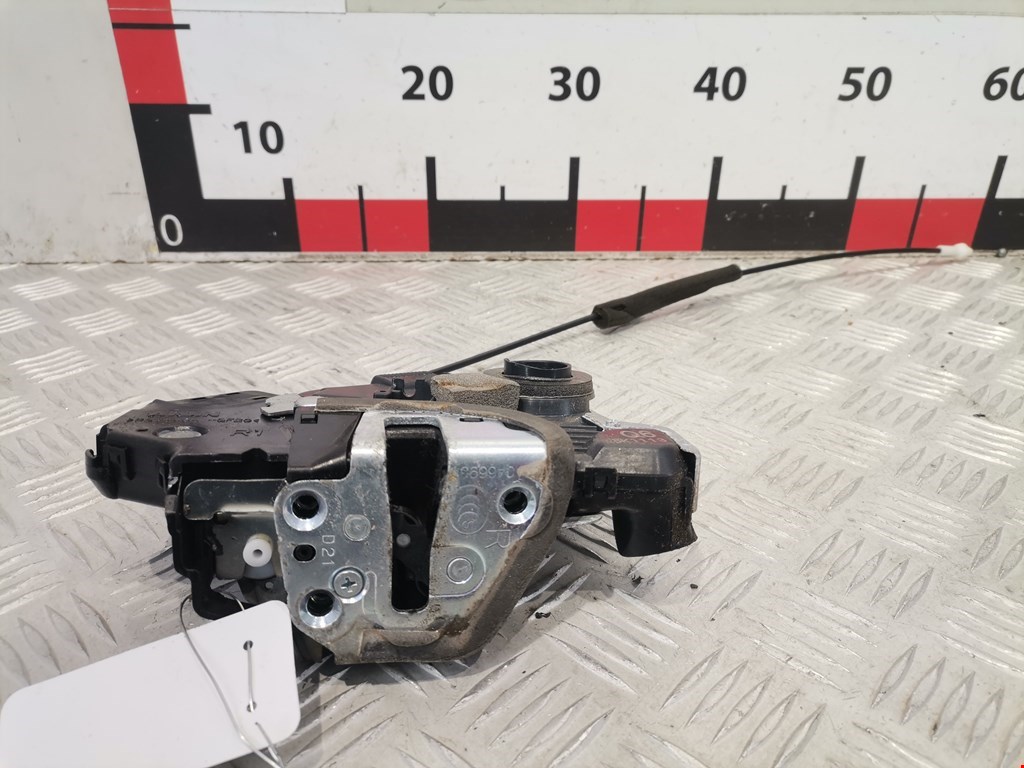 Замок двери передней правой TOYOTA Avensis 2009-2015