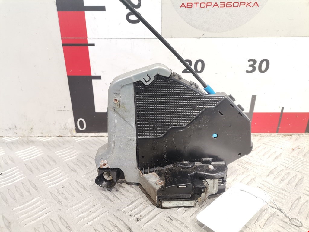 Замок двери передней правой TOYOTA Avensis 2009-2015