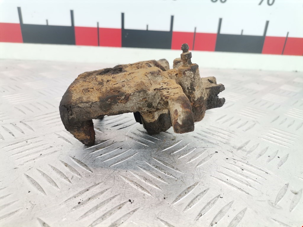 Суппорт задний правый SUBARU Impreza 2000-2007