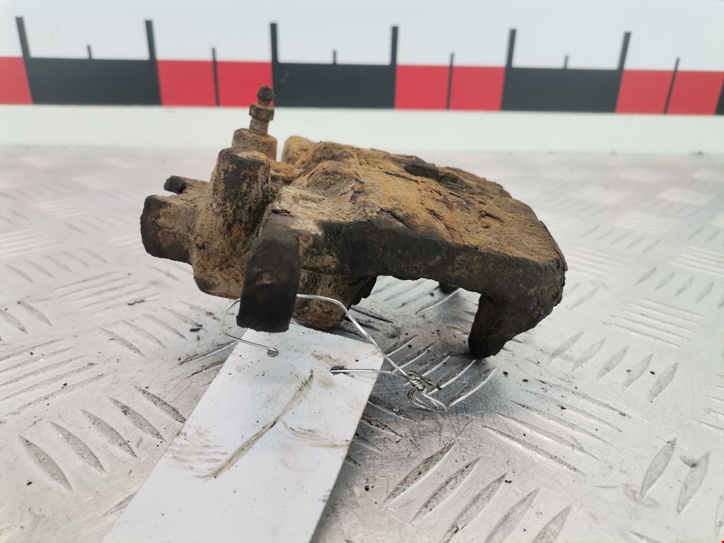 Суппорт задний правый SUBARU Impreza 2000-2007