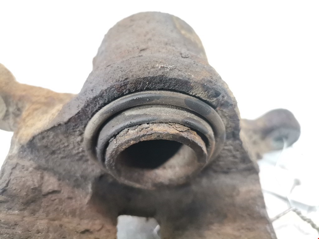 Суппорт задний правый SUBARU Impreza 2000-2007