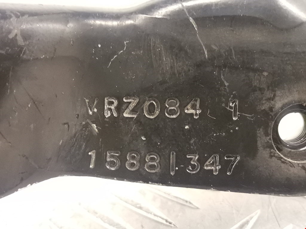 Петля капота левая/правая CHEVROLET Tahoe III 2006-2014