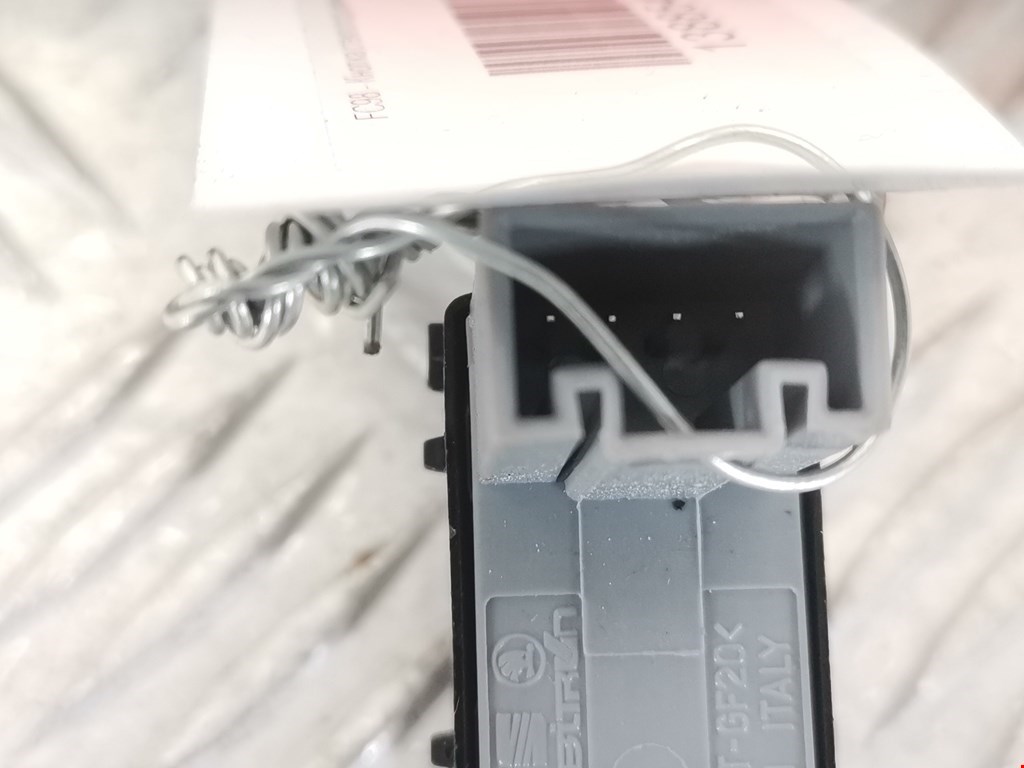 Кнопка стеклоподъемника VOLKSWAGEN Golf V 2003-2009