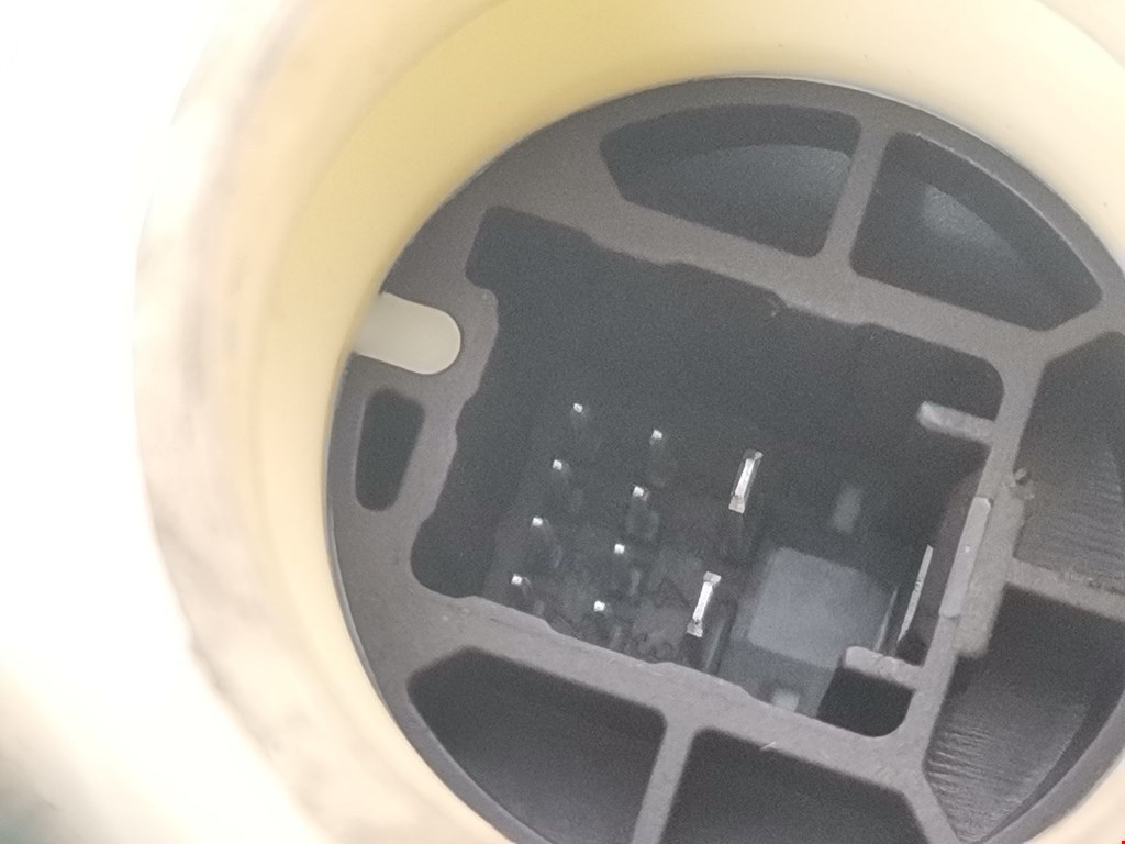 Стеклоподъемник передний правый TOYOTA Avensis 2009-2015