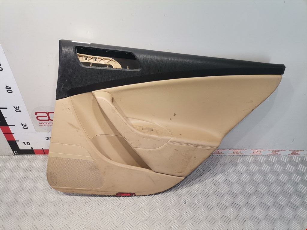 Обшивка двери задняя правая VOLKSWAGEN Passat B6 2005-2011