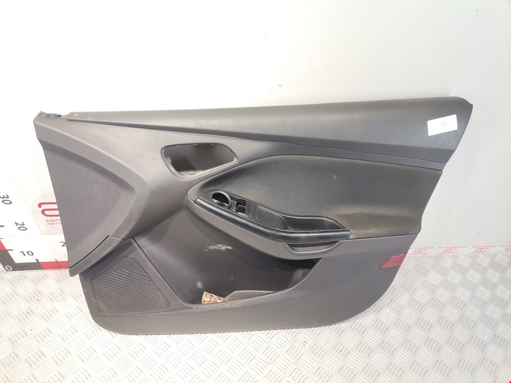 Обшивка двери передняя правая FORD Focus III 2011-2019
