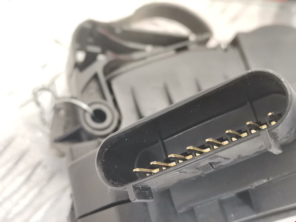 Замок двери передней правой FORD Focus III 2011-2019