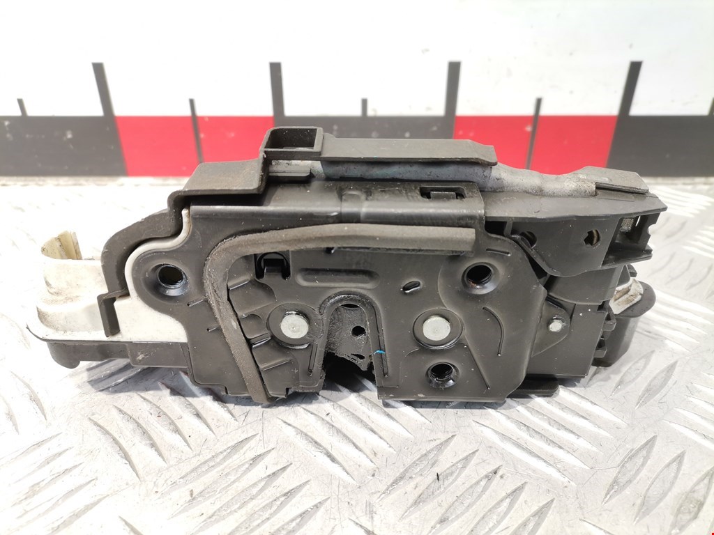 Замок двери передней правой SKODA Superb 2008-2015