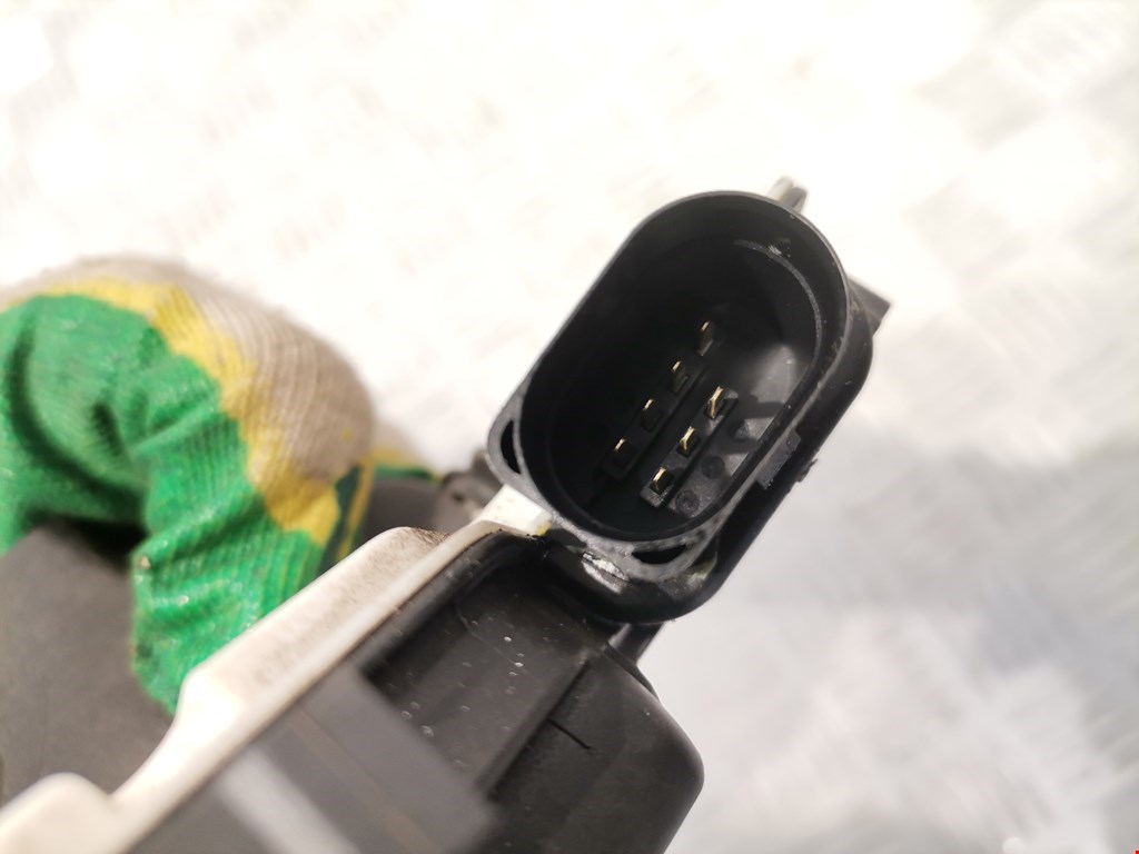 Замок двери передней правой SKODA Superb 2008-2015