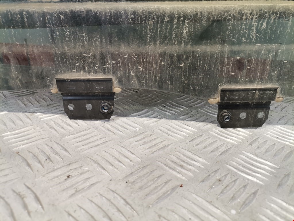 Стекло двери заднее правое FORD Expedition 2002-2006