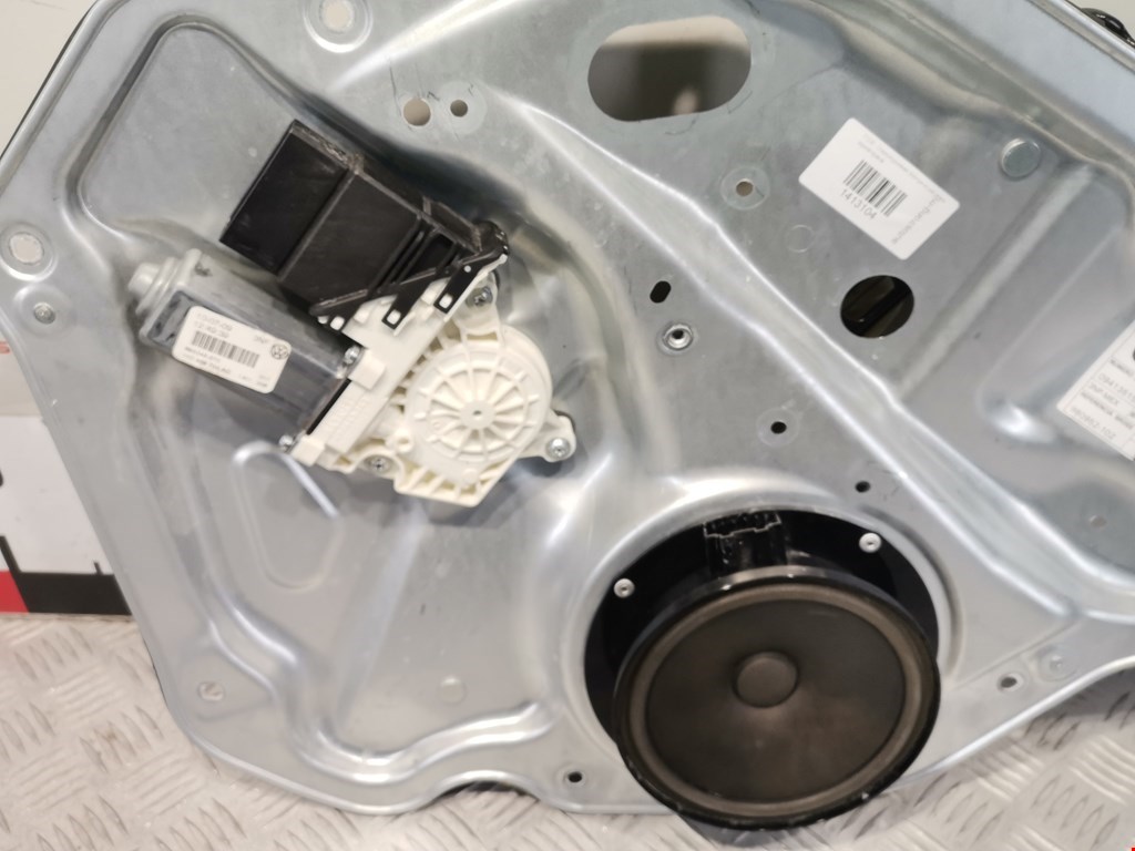 Стеклоподъемник задний правый VOLKSWAGEN Golf VI 2009-2012