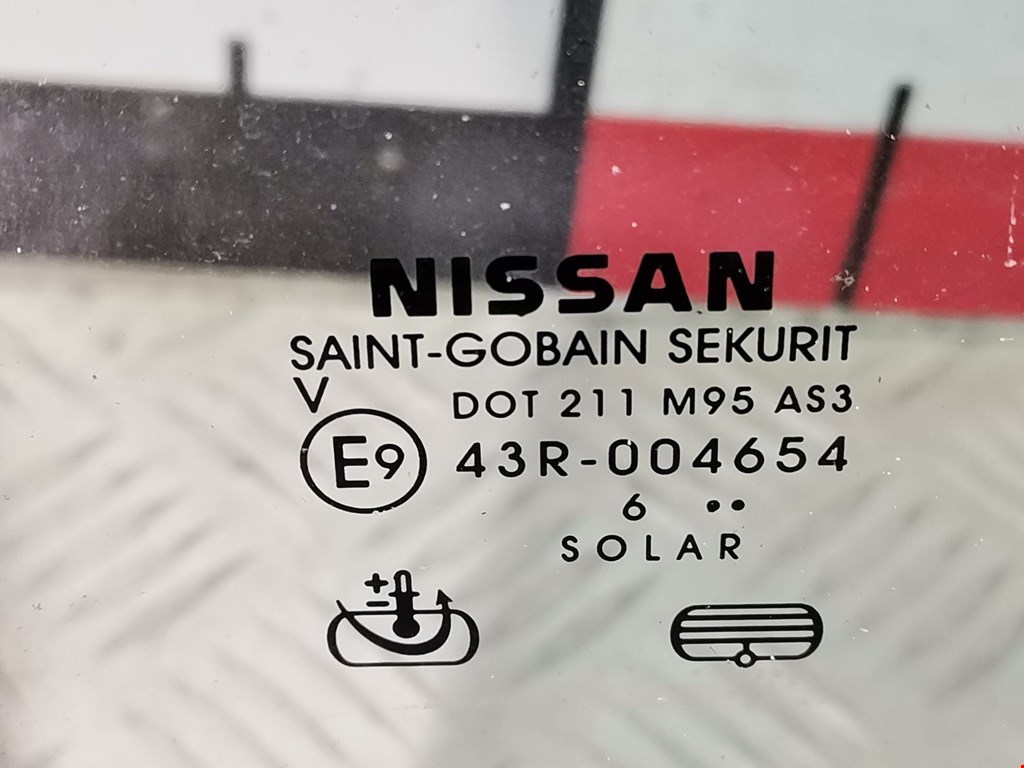 Стекло двери заднее правое NISSAN Navara III D40 2005-2015