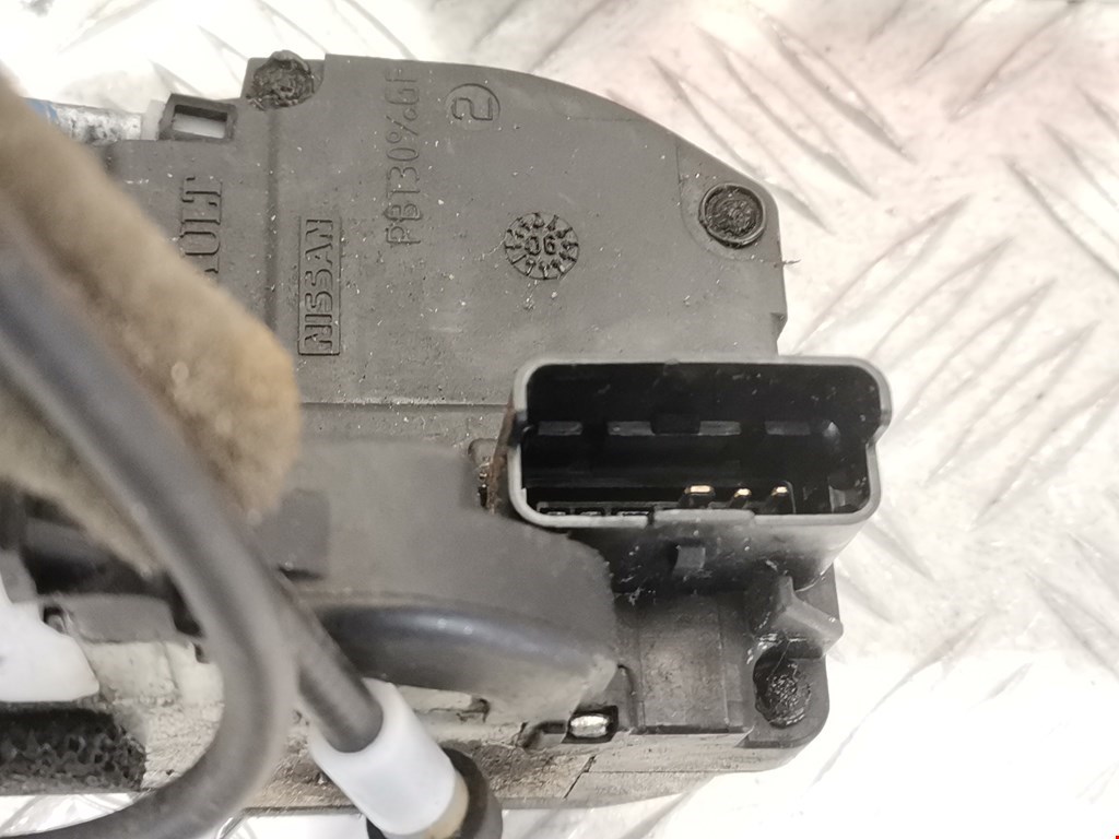 Замок двери задней левой NISSAN Navara III D40 2005-2015