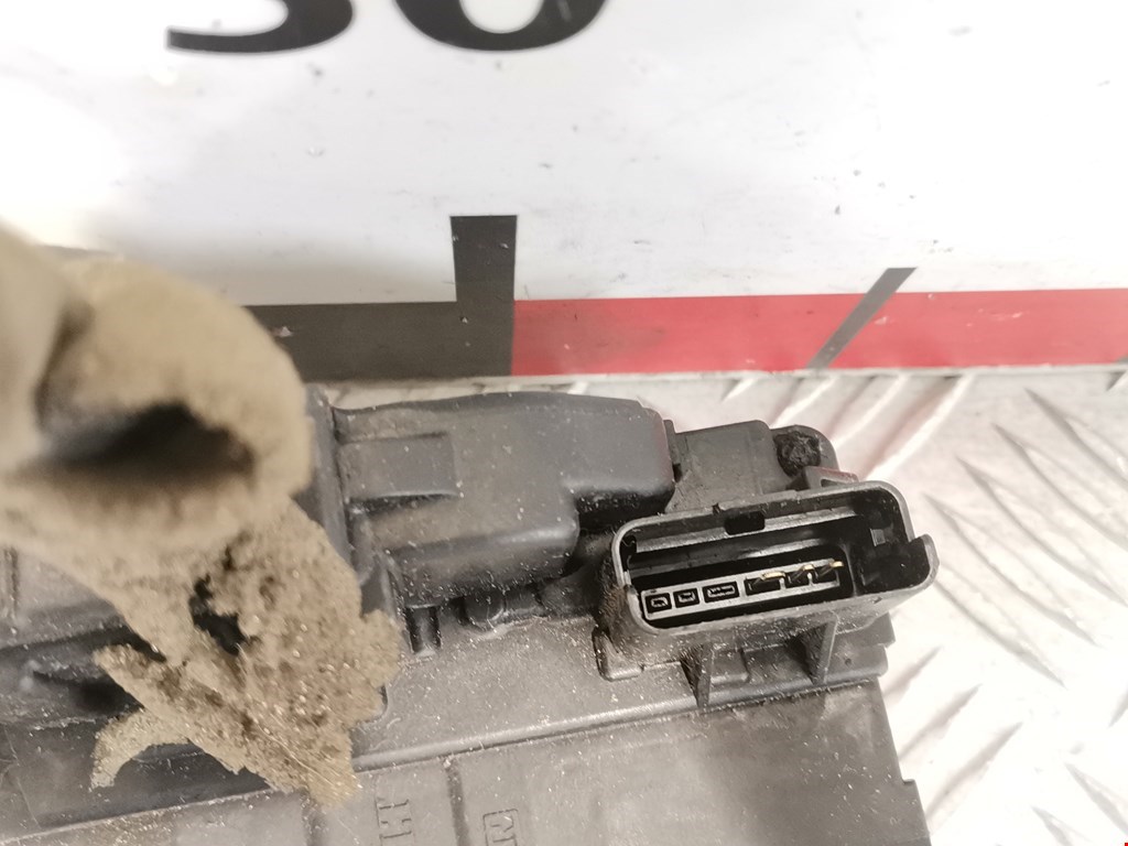 Замок двери задней правой NISSAN Navara III D40 2005-2015