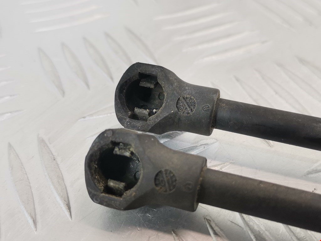 Амортизатор крышки (двери) багажника FORD Galaxy 1995-2005