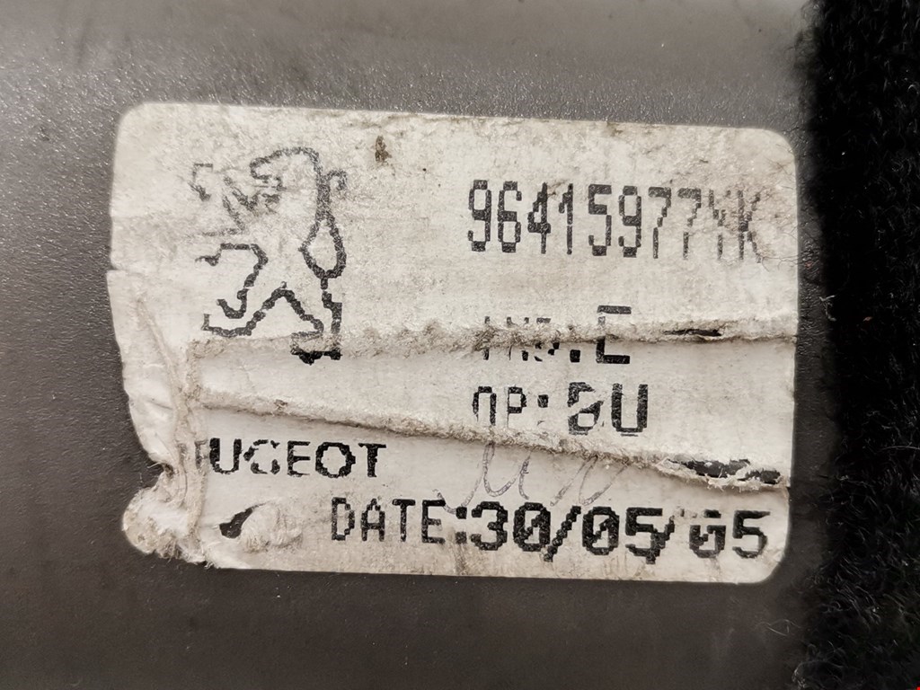 Шторка багажника (полка) PEUGEOT 206 1998-2012