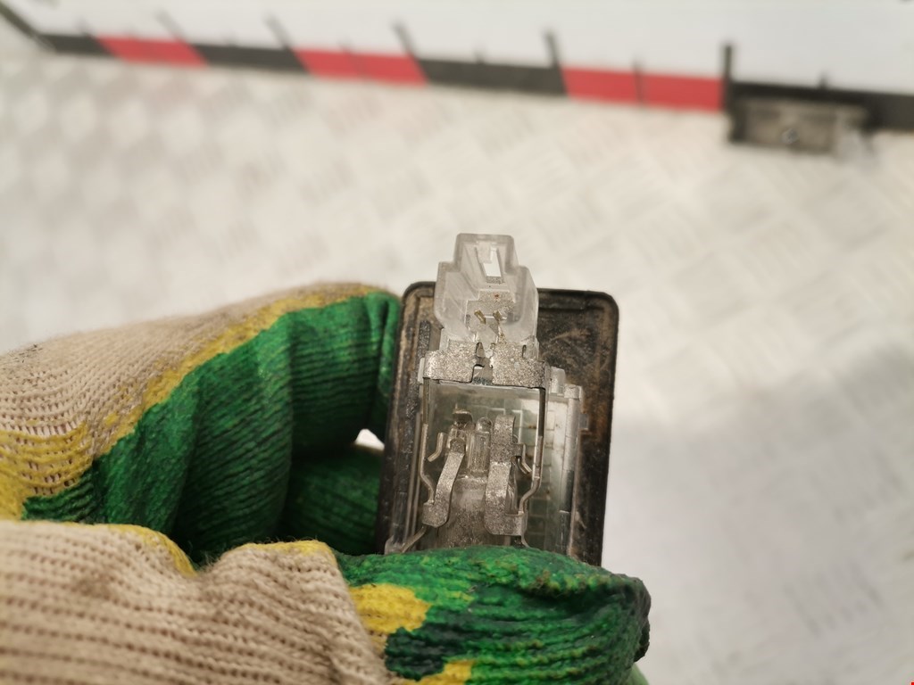 Фонарь подсветки номера VOLKSWAGEN Passat B6 2005-2011