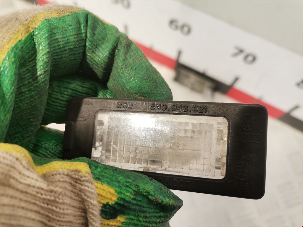 Фонарь подсветки номера VOLKSWAGEN Passat B6 2005-2011