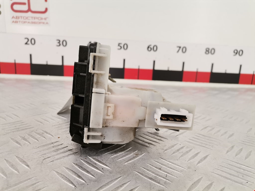 Замок двери передней правой VOLKSWAGEN Golf III 1991-1997