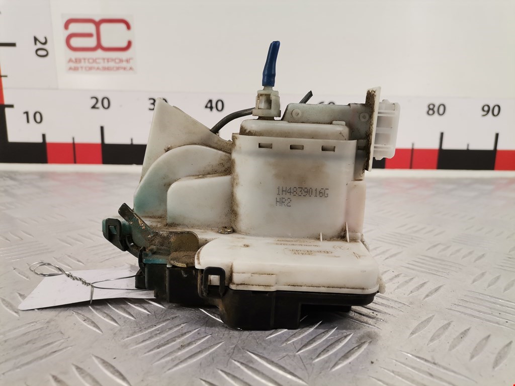 Замок двери передней правой VOLKSWAGEN Golf III 1991-1997