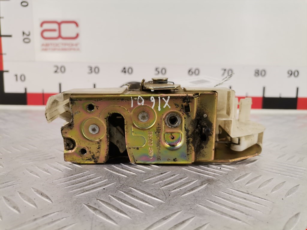 Замок двери задней правой FORD Fiesta 1995-2001