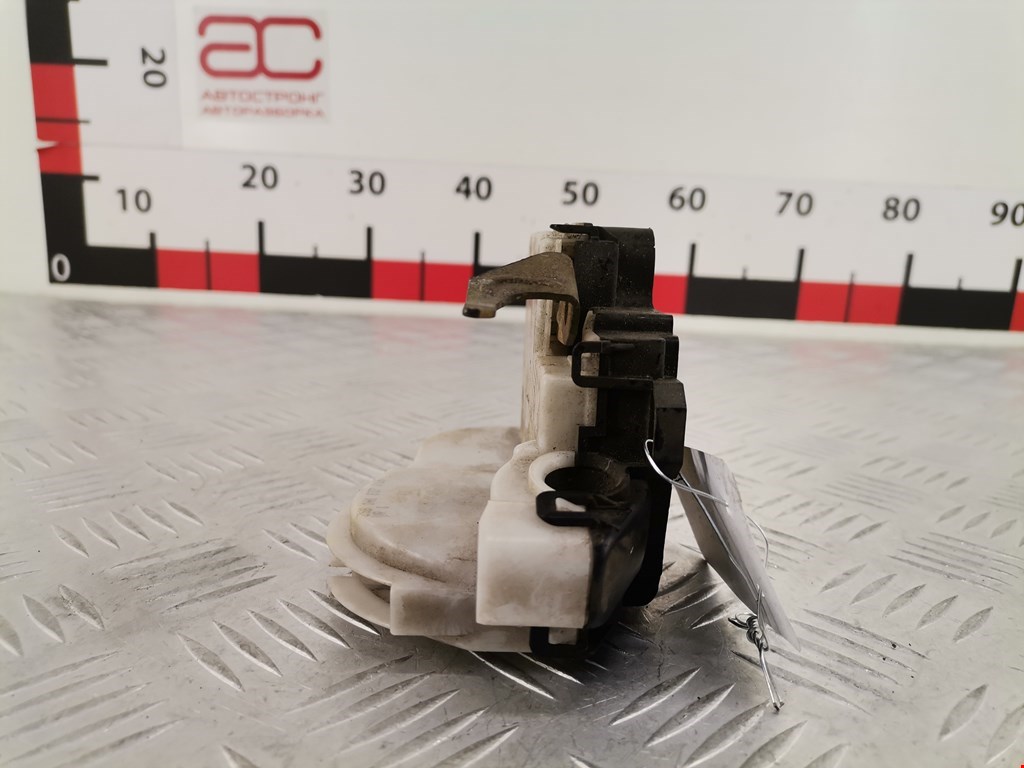 Замок двери передней правой VOLKSWAGEN Golf III 1991-1997