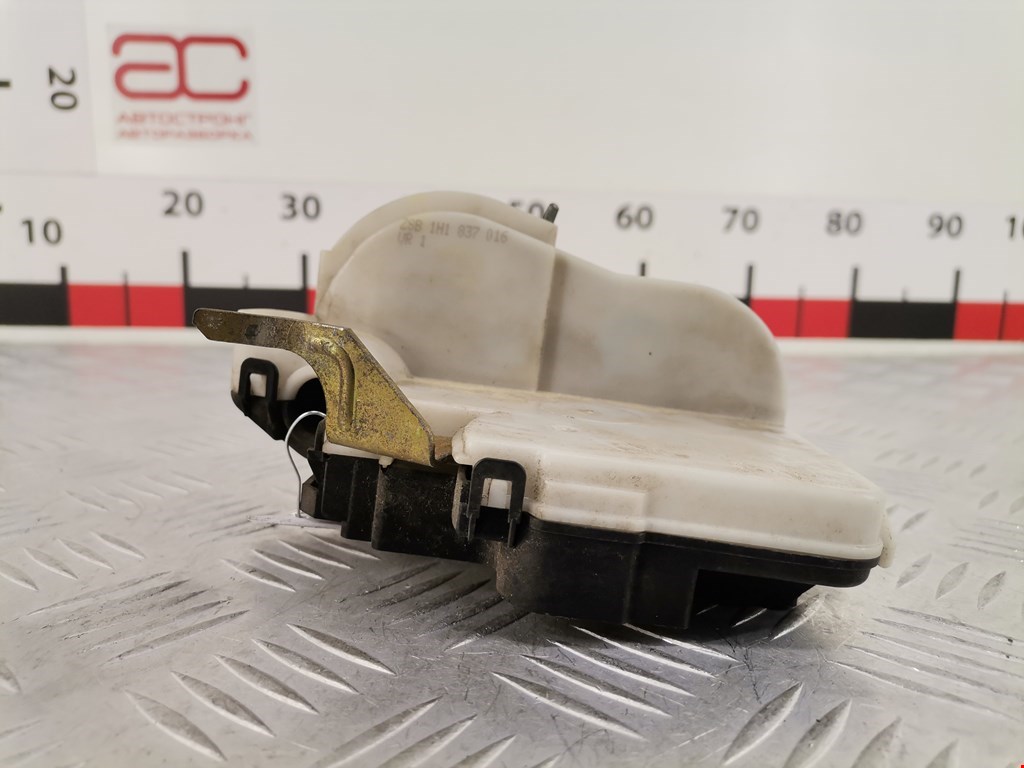 Замок двери передней правой VOLKSWAGEN Golf III 1991-1997