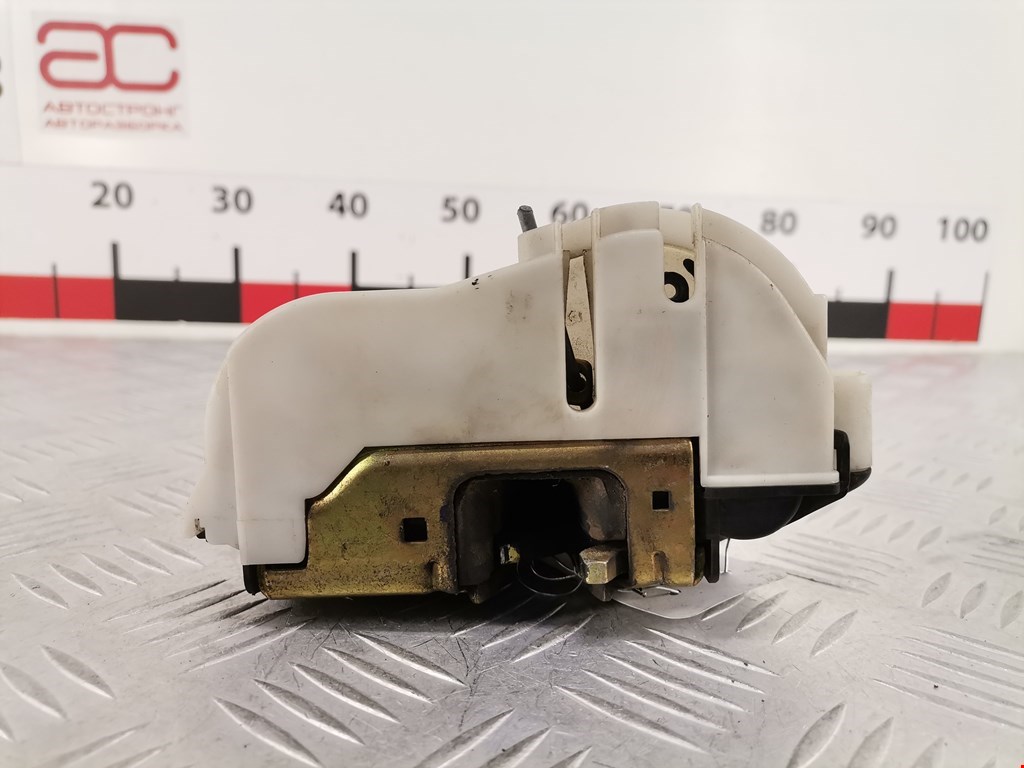 Замок двери передней правой VOLKSWAGEN Golf III 1991-1997