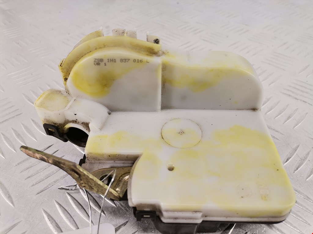 Замок двери передней правой VOLKSWAGEN Golf III 1991-1997