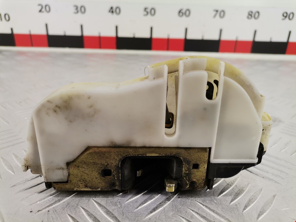 Замок двери передней правой VOLKSWAGEN Golf III 1991-1997