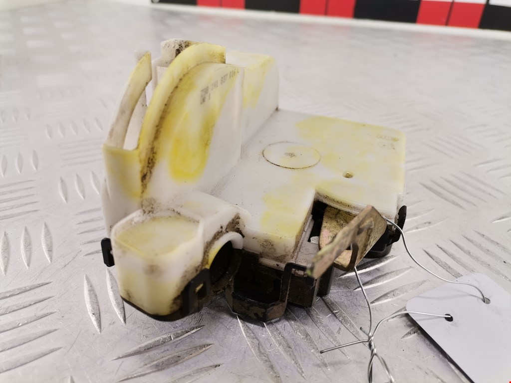 Замок двери передней правой VOLKSWAGEN Golf III 1991-1997