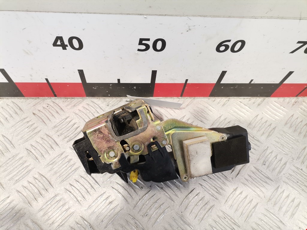 Замок двери передней правой MITSUBISHI Carisma 1995-1999