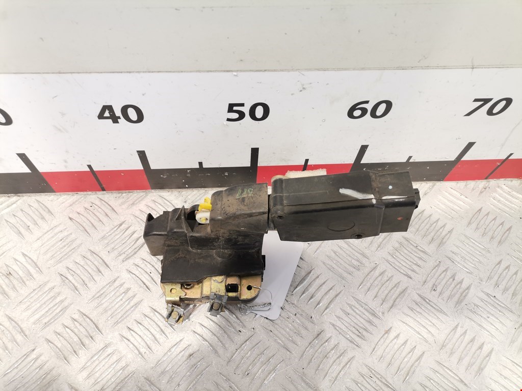 Замок двери передней правой MITSUBISHI Carisma 1995-1999