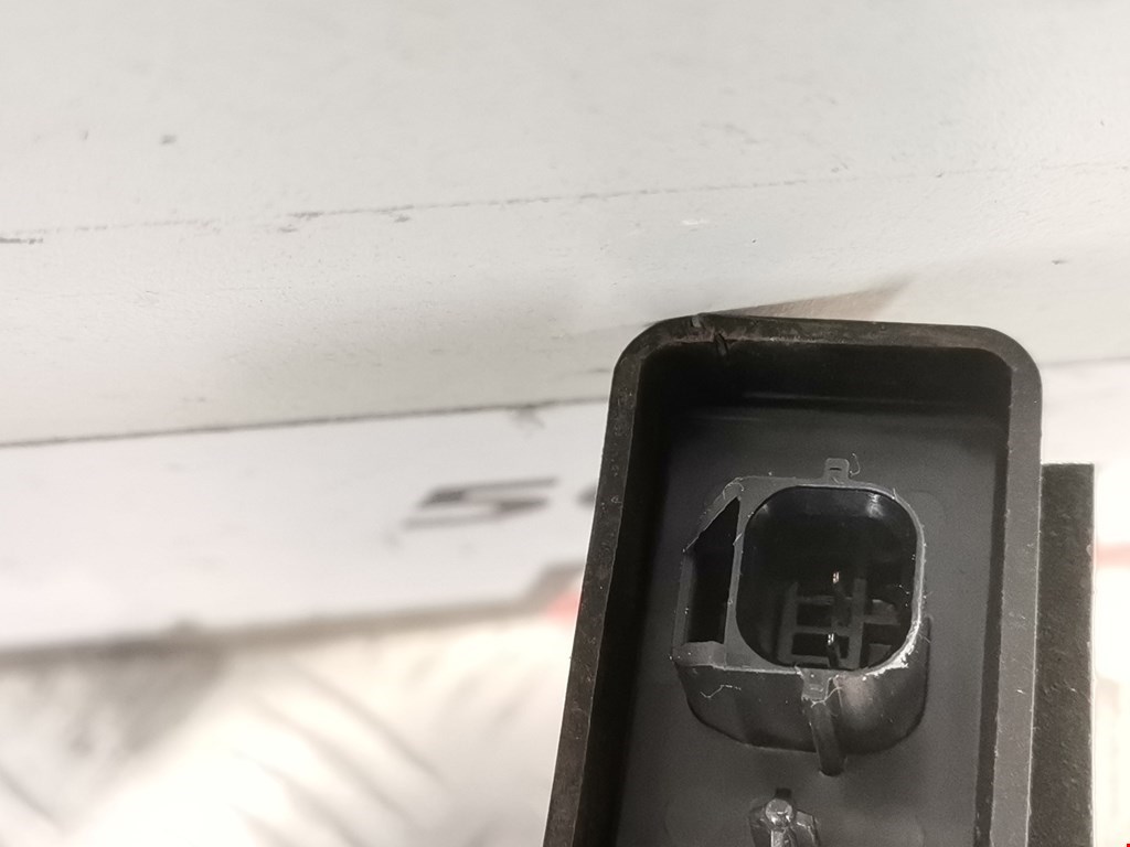 Замок двери передней правой MITSUBISHI Carisma 1995-1999