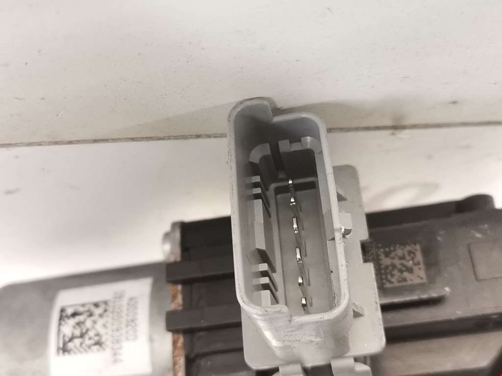 Стеклоподъемник передний правый CITROEN Berlingo 2008-н.в.