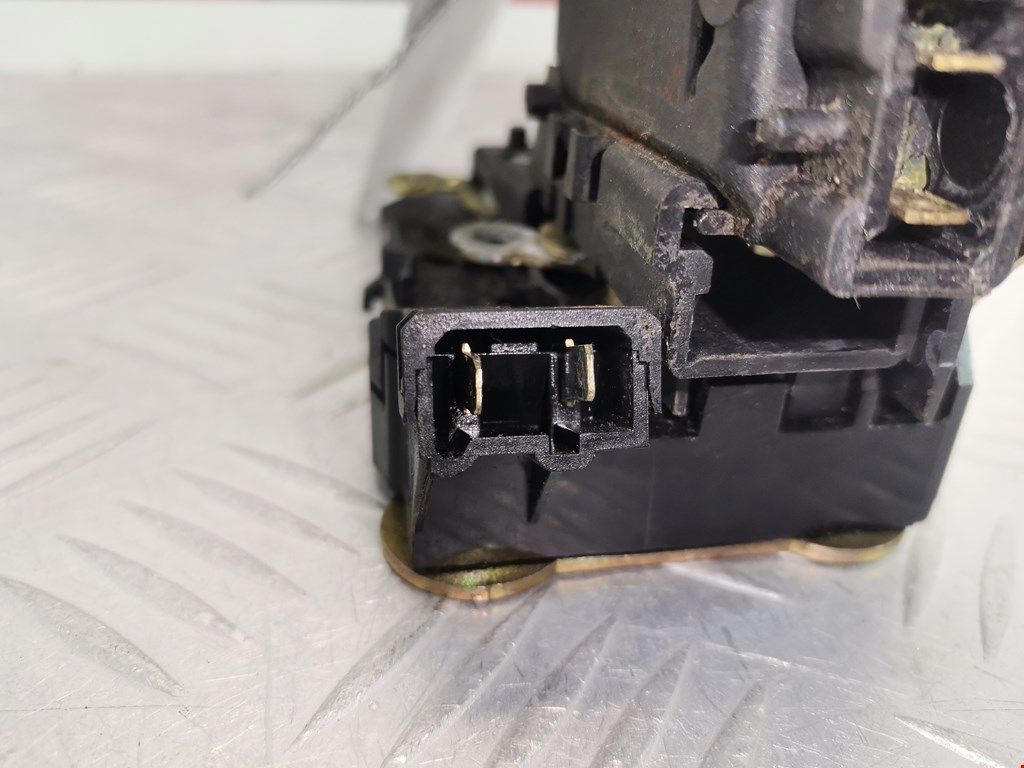 Замок двери передней правой RENAULT Safrane 1992-2000