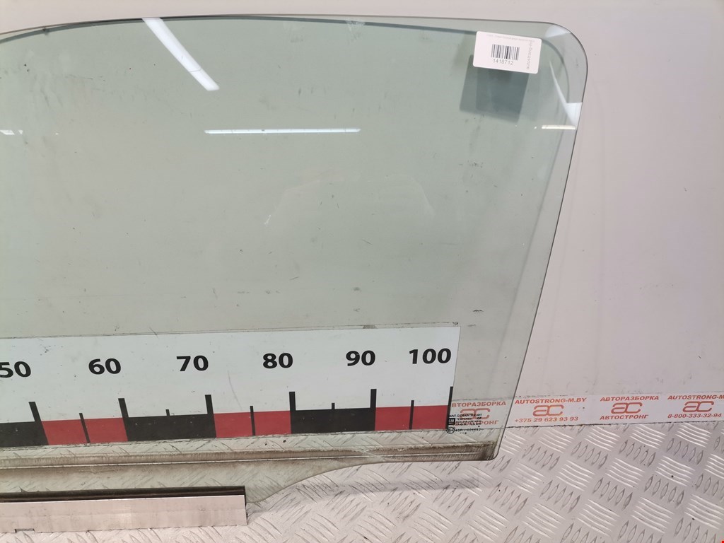 Стекло двери переднее левое OPEL Corsa C 2000-2006