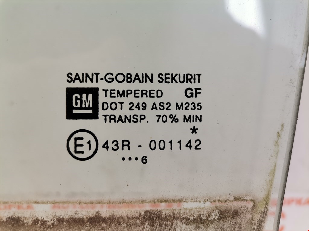 Стекло двери переднее левое OPEL Corsa C 2000-2006