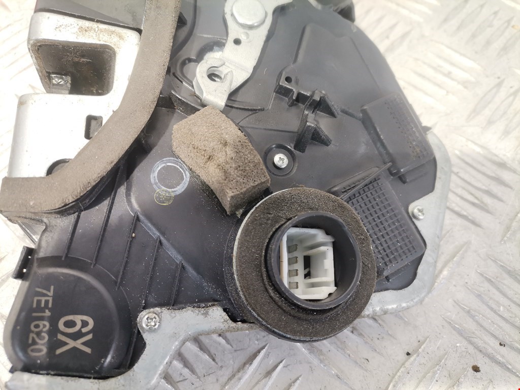 Замок двери передней правой SUZUKI Grand Vitara 2005-2015