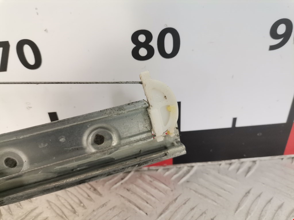 Стеклоподъемник задний правый SUZUKI Grand Vitara 2005-2015