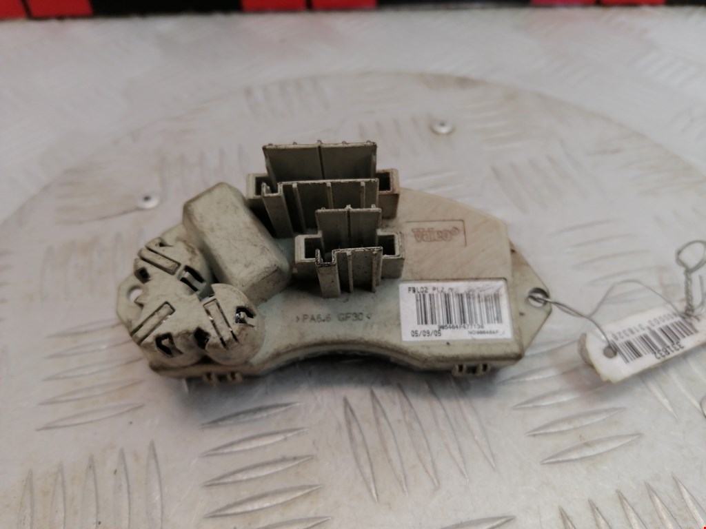 Резистор отопителя (сопротивление печки) BMW 1er E81\E87 2004-2011