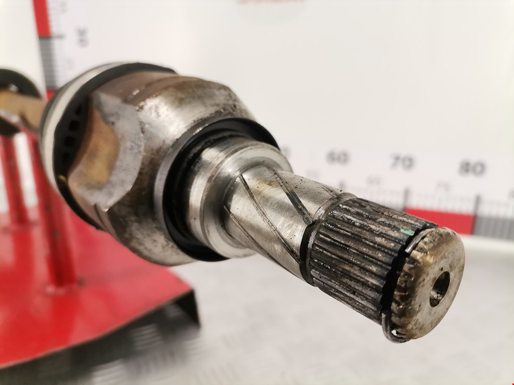 Полуось (привод, приводной вал) передняя правая RENAULT Sandero 2014-2022